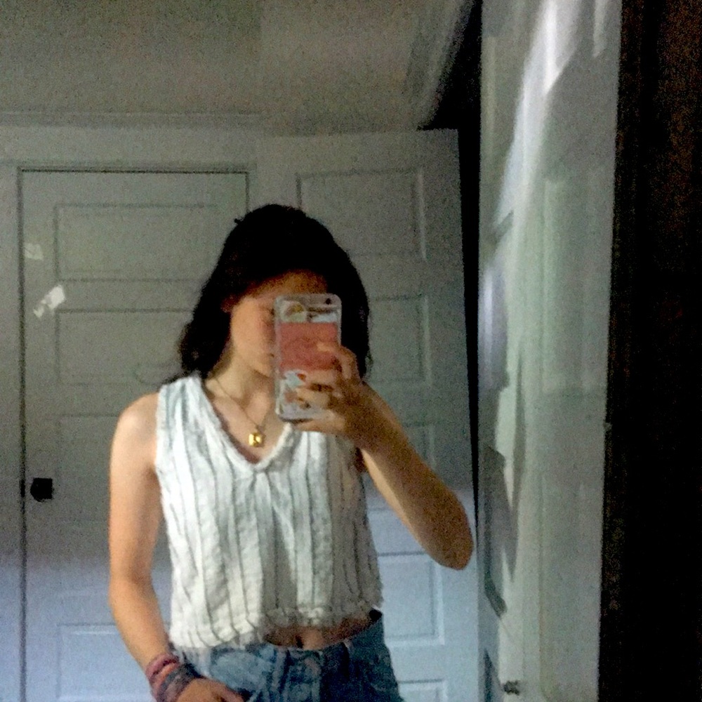 Cropped v neck vest
